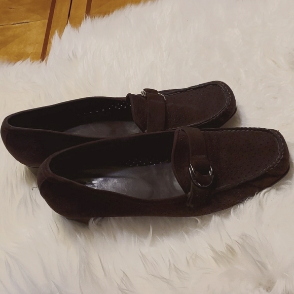 Stuart Weitzman Shoes - Stuart Weitzman Suede Shoes - Size 9 1/2 M